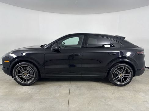 Certified 2022 Porsche Cayenne Coupe AWD/4WD image 2