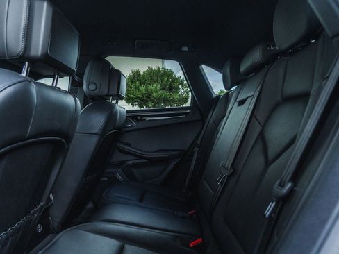 Used 2020 Porsche Macan image 21