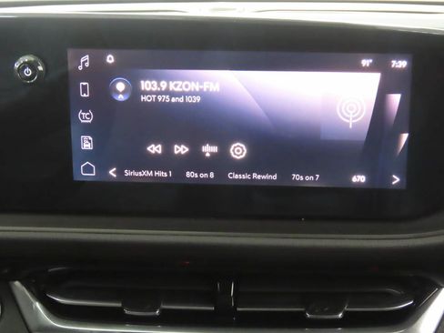 Used 2025 Buick Envista Sport Touring w/ Convenience I Package FWD image 12