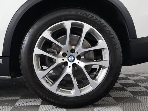 Used 2019 BMW X5 xDrive40i w/ Convenience Package AWD/4WD image 16