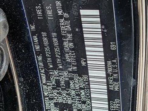 Used 2025 Toyota Sienna XLE Woodland Edition image 28