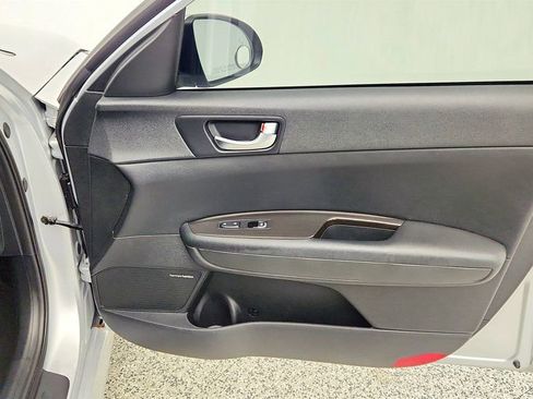 Used 2020 Kia Optima Premium image 27