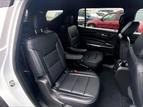 Used 2026 Chevrolet Traverse LT AWD/4WD image 15