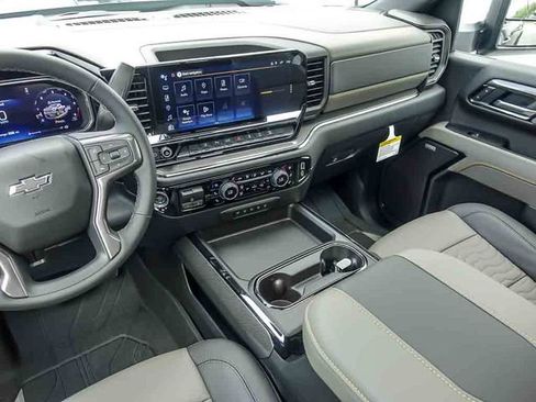 New 2026 Chevrolet Silverado 2500 ZR2 w/ LPO, Dark Essentials Package AWD/4WD image 22