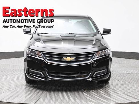 Used 2019 Chevrolet Impala LT FWD image 2