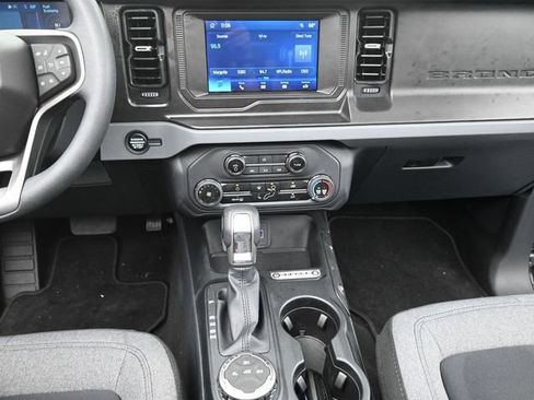Used 2023 Ford Bronco 4-Door AWD/4WD image 29