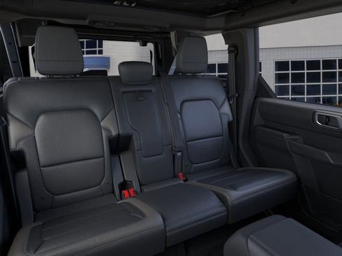 New 2025 Ford Bronco Outer Banks w/ Black Appearance Package image 11