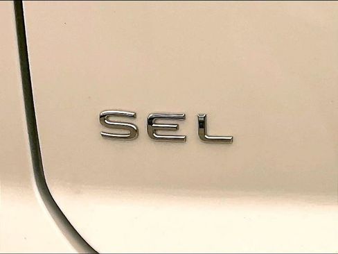 Used 2024 Volkswagen Atlas Cross Sport SEL Premium R-Line AWD/4WD image 29