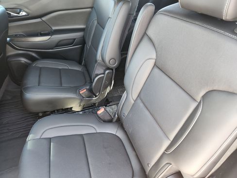 Used 2021 GMC Acadia SLT w/ LPO, Bright Accent Package image 20