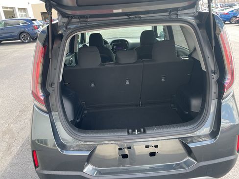 Used 2024 Kia Soul S FWD image 9