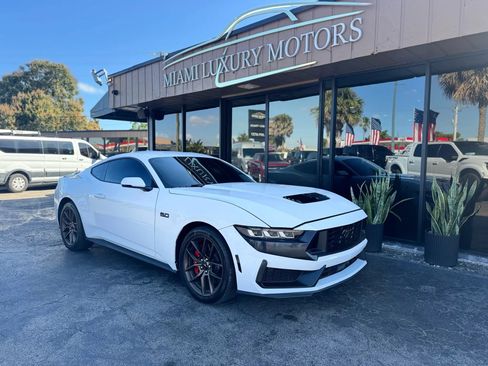Used 2024 Ford Mustang GT Premium RWD image 3