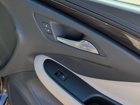Used 2020 Buick Envision Essence AWD/4WD image 36