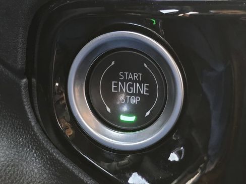 Certified 2025 GMC Sierra 1500 SLE RWD image 33