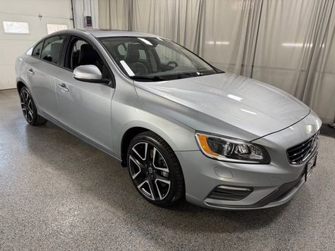 Used 2018 Volvo S60 T5 Dynamic w/ Vision Package image 3