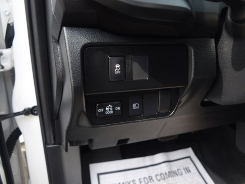 Used 2022 Toyota Tacoma SR AWD/4WD image 7