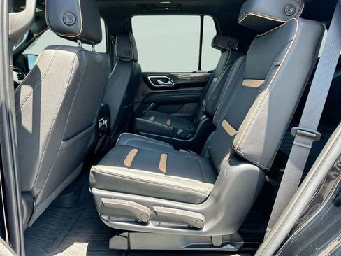 Used 2023 GMC Yukon AT4 w/ AT4 Premium Plus Package image 16