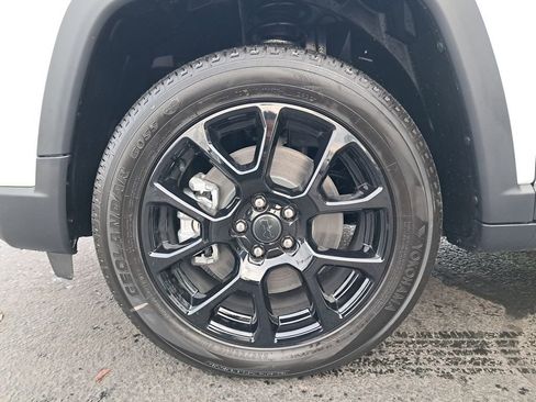 New 2026 Jeep Compass Latitude image 12