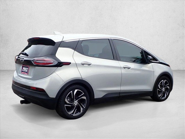 Used 2023 Chevrolet Bolt LT w/ Infotainment Package FWD image 4