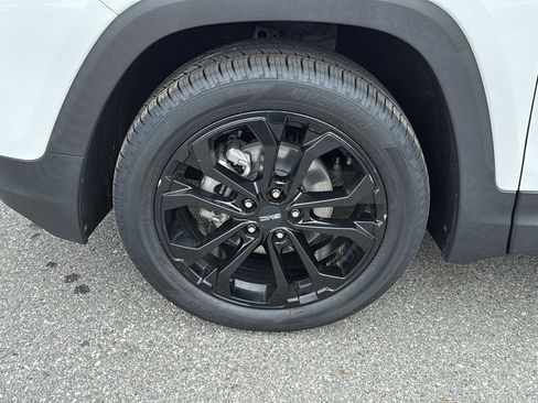 Certified 2021 GMC Terrain SLT w/ Infotainment Package II image 11