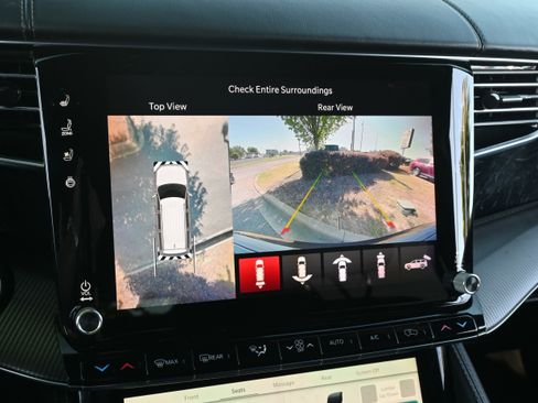 Used 2022 Jeep Grand Wagoneer Series II AWD/4WD image 23