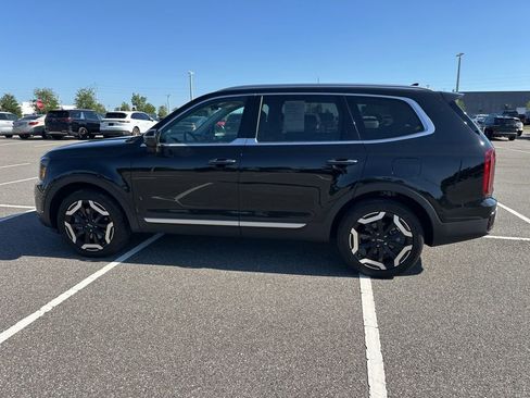 Used 2024 Kia Telluride S FWD image 12