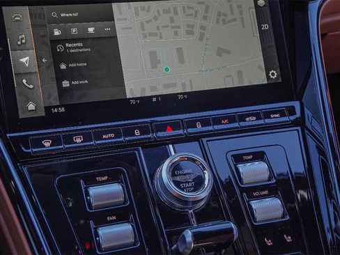 Used 2024 Aston Martin DB12 Coupe image 31