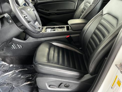 Used 2024 Ford Edge SEL AWD/4WD image 9