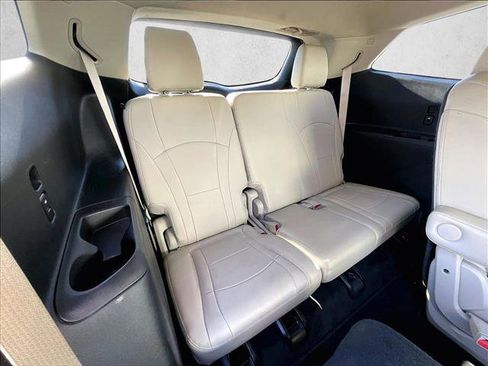 Used 2020 Buick Enclave Essence image 30