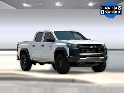 Used 2024 Chevrolet Colorado Trail Boss w/ Technology Package AWD/4WD image 7