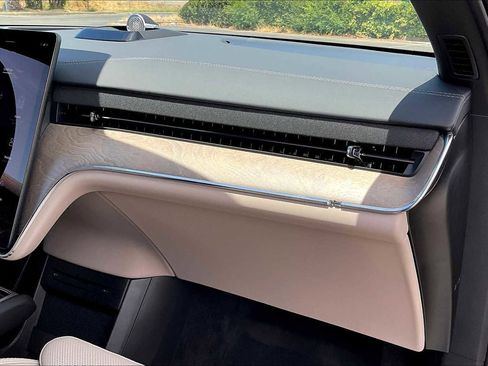 New 2025 Volvo EX90 Ultra image 29