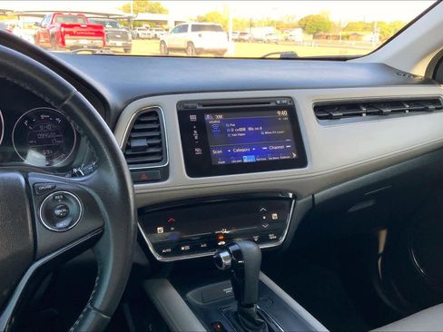 Used 2018 Honda HR-V EX-L image 6