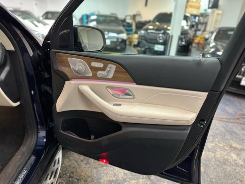 Used 2022 Mercedes-Benz GLS 450 4MATIC image 34