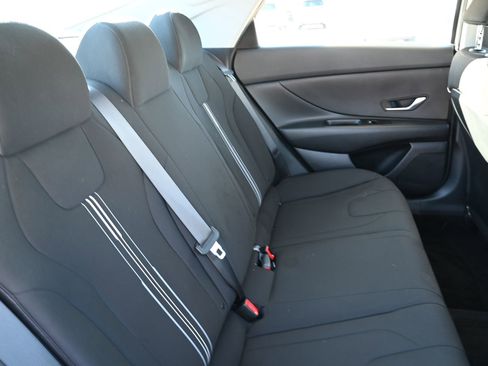 Used 2023 Hyundai Elantra SEL image 17