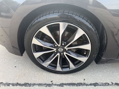 Used 2016 Nissan Maxima SR FWD image 20