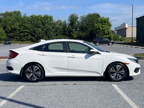 Used 2018 Honda Civic EX-L image 9