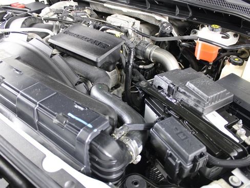 Used 2021 Chevrolet Silverado 2500 LT w/ Fleet Comfort Package image 16