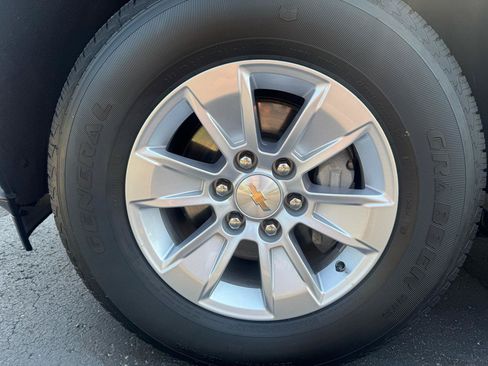 Used 2025 Chevrolet Silverado 1500 W/T RWD image 11