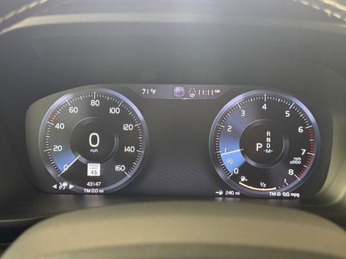 Used 2019 Volvo XC40 T5 R-Design AWD/4WD image 13