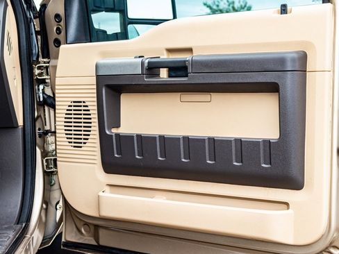 Used 2014 Ford F250 XLT w/ XLT Interior Package image 18