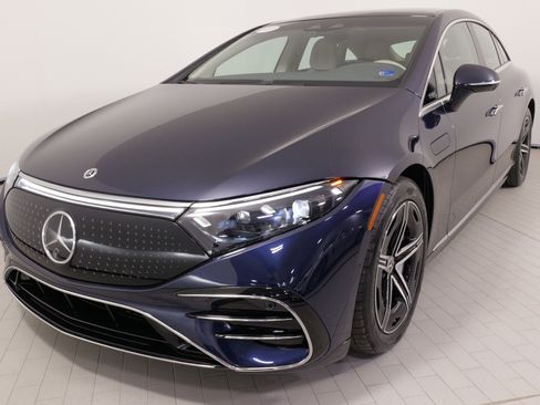 Used 2023 Mercedes-Benz EQS 580 4MATIC Sedan image 5