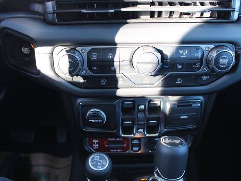 New 2026 Jeep Wrangler Rubicon w/ Technology Group image 21