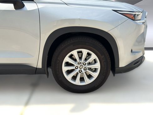 Used 2024 Toyota Grand Highlander FWD image 12