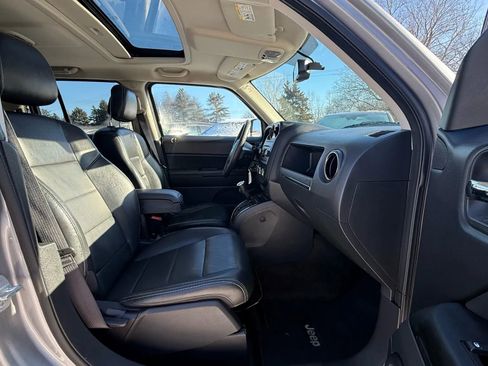 Used 2016 Jeep Patriot High Altitude image 32