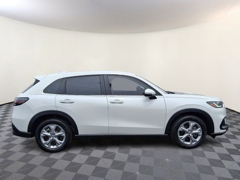 Used 2025 Honda HR-V LX image 8
