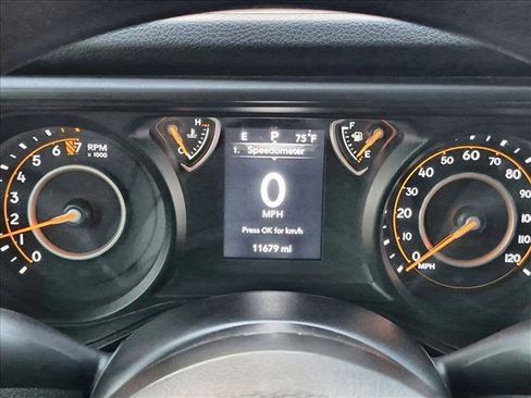 Certified 2025 Jeep Gladiator Mojave AWD/4WD image 10
