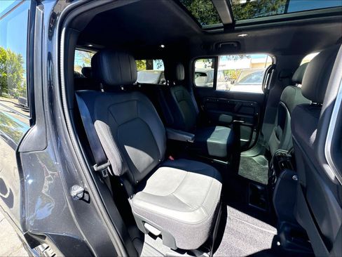 Used 2025 Land Rover Defender 130 V8 AWD/4WD image 30