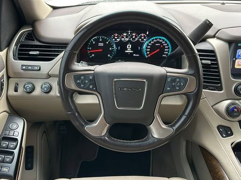 Used 2019 GMC Yukon Denali w/ Denali Ultimate Package image 12