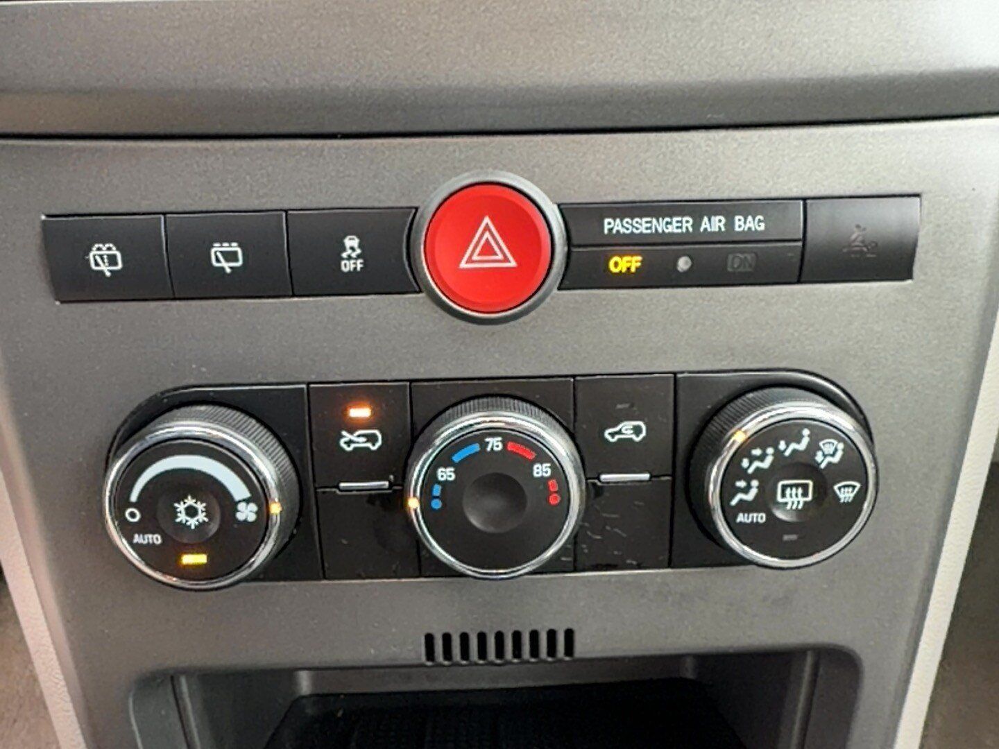 Used 2008 Saturn Vue XR FWD image 10