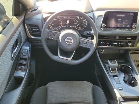 Certified 2023 Nissan Rogue SV FWD image 15