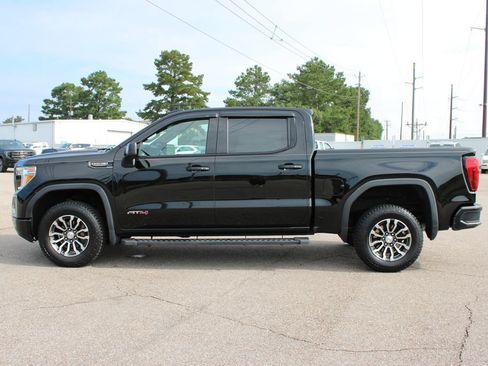 Used 2022 GMC Sierra 1500 AT4 w/ AT4 Premium Package AWD/4WD image 3